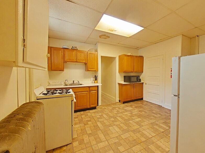 More Photos Of 202 Macdade Blvd, Collingdale Apartments For Sale