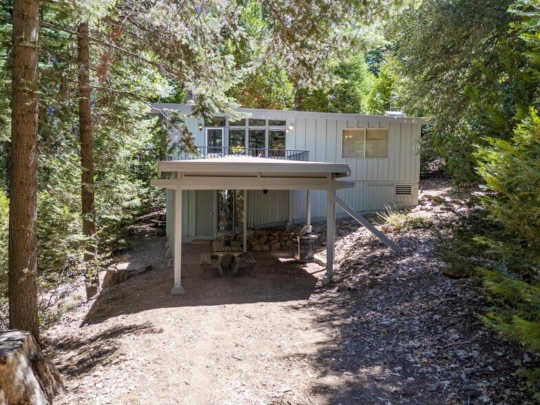 More Photos Of 32753 Birch Hill Rd, Palomar Mountain Freestanding For Sale