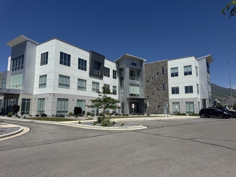 More Photos Of 38 W 13775 S, Draper Medical For Lease