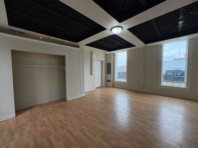 More Photos Of 621 N Fulton Ave, Evansville Apartments For Sale