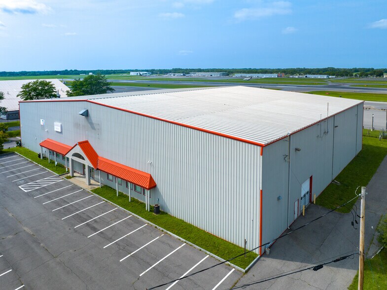 More Photos Of 211 Tuskegee Rd, Syracuse Airplane Hangar For Lease