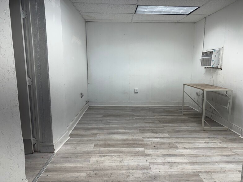 More Photos Of 809-813 NW 1st St, Fort Lauderdale Service For Lease