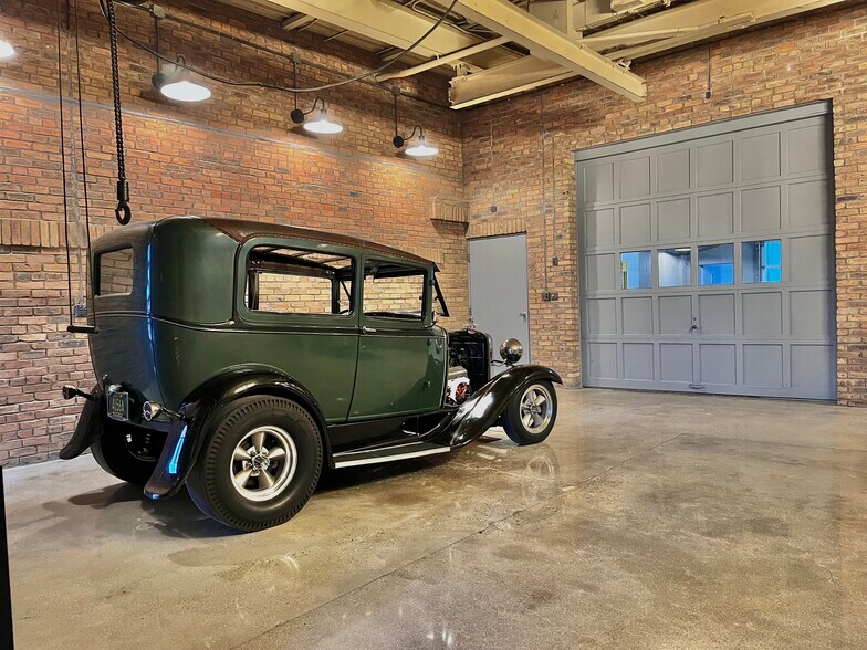 More Photos Of 1411 6th Ave, Grafton Showroom For Sale