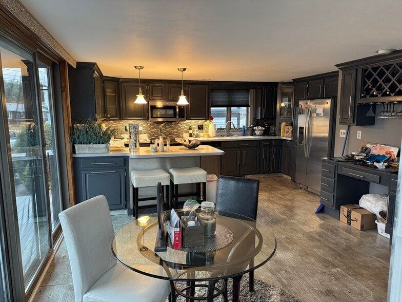 More Photos Of 136 W Grand Ave, Old Orchard Beach Hotel For Sale