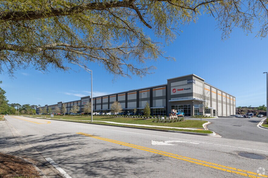 More Photos Of 8332 Cypress Plaza Dr, Jacksonville Warehouse For Lease