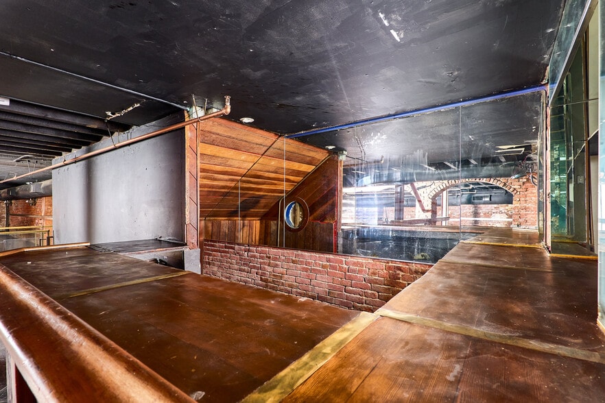 More Photos Of 910 2nd St, Sacramento Bar For Sale
