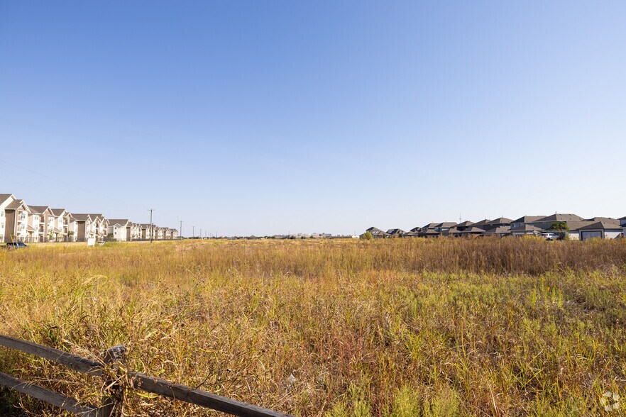 Primary Photo Of CR137 & Future Brooklands Blvd, Hutto Land For Sale
