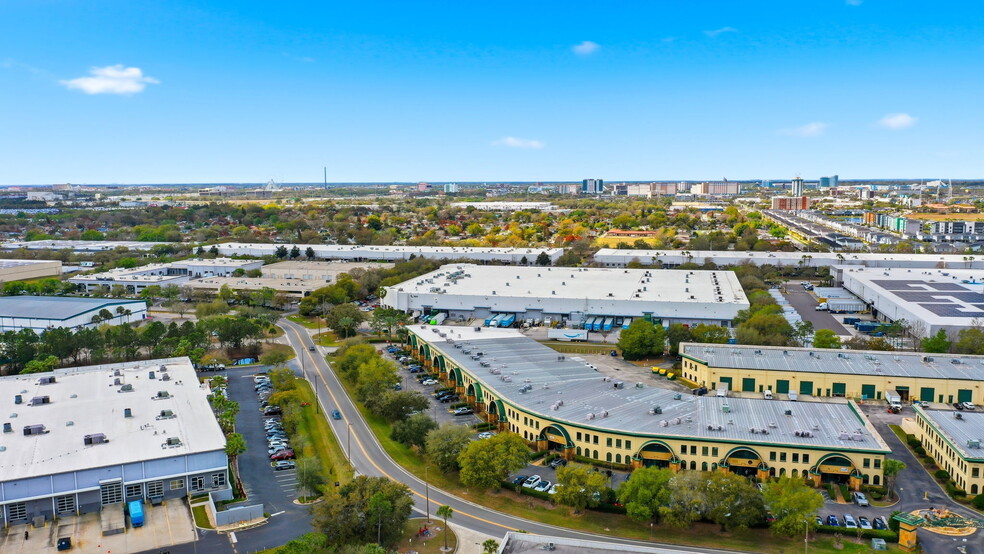 More Photos Of 6881 Kingspointe Pky, Orlando Flex For Sale