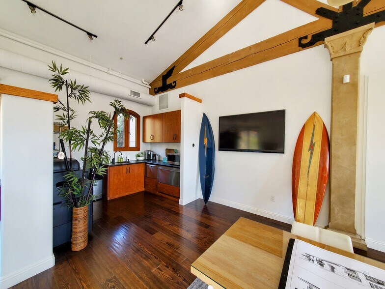 More Photos Of 2753 Camino Capistrano, San Clemente Loft Creative Space For Lease