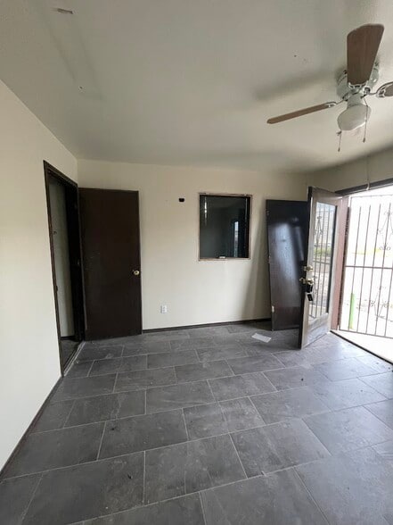 More Photos Of 137 S Bentsen Palm Dr, Mission Office For Sale