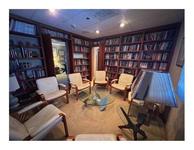 More Photos Of 340 E Northfield Rd, Livingston Medical For Sale