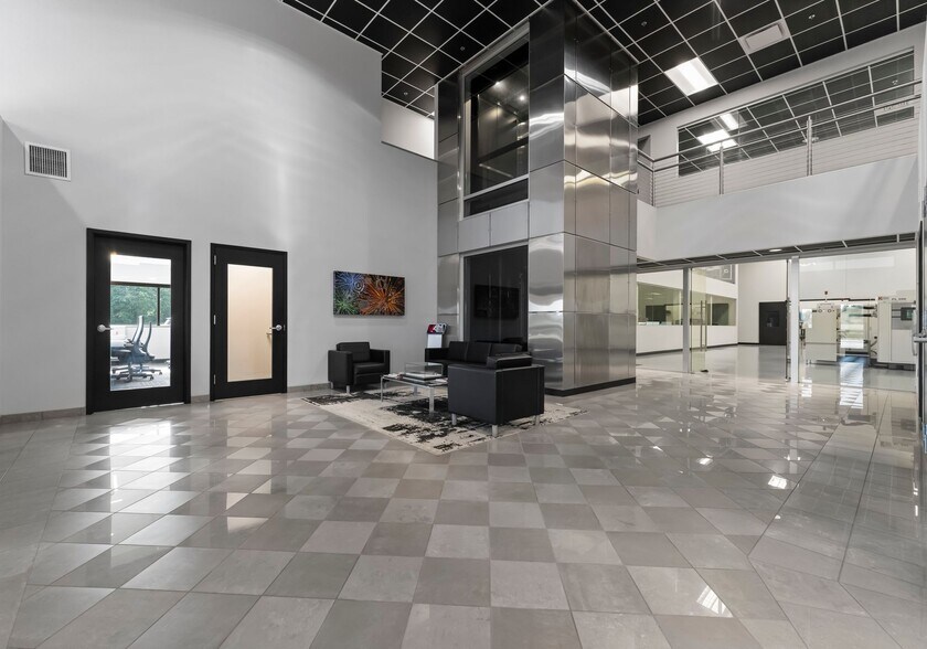 More Photos Of 258 Aviation Dr, Statesville Warehouse For Sale