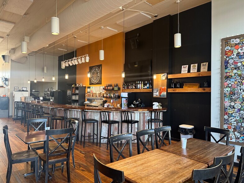 More Photos Of 131 W Broadway St, Owatonna Storefront Retail Office For Sale