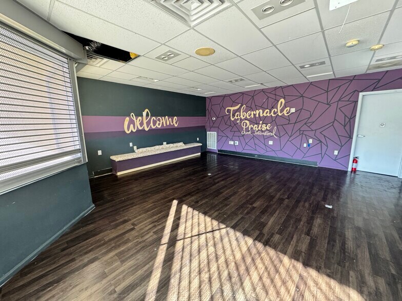 More Photos Of 421 N Gilmer Ave, Lanett General Retail For Sale