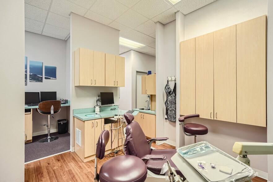 More Photos Of 8202 N Loop 1604 W, San Antonio General Retail For Sale