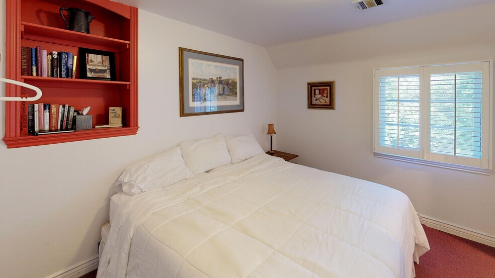 More Photos Of 815 Arrowhead Villa Dr, Crest Hotel For Sale