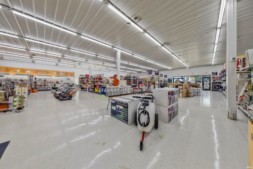 More Photos Of 990 N US Highway 41, Princeton General Retail For Sale