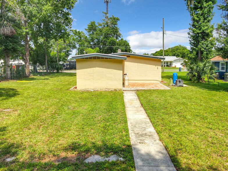 More Photos Of 1906 Murdock Blvd, Orlando Office For Lease