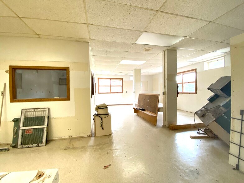 More Photos Of 915 N Hanover St, Elizabethtown Medical For Sale