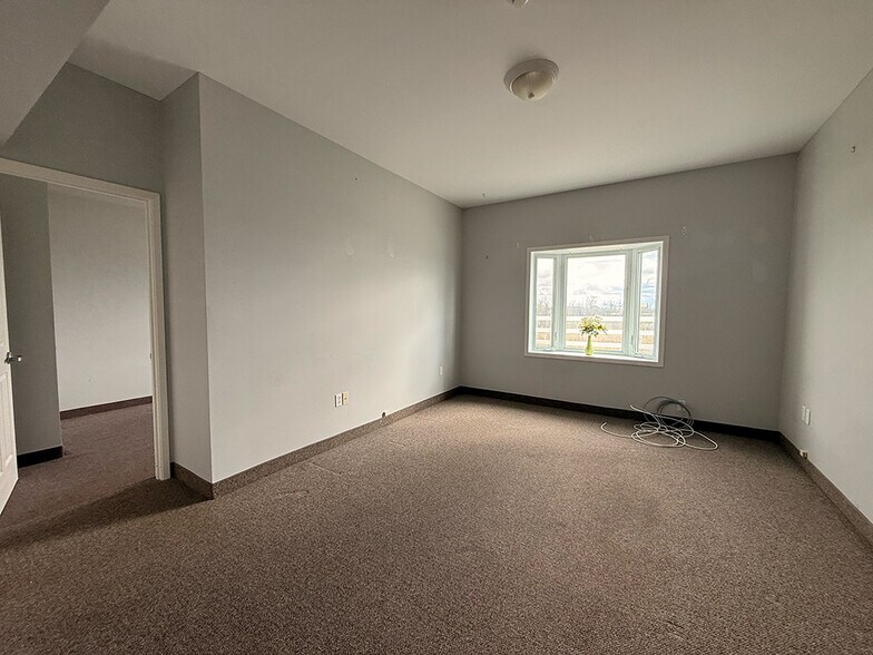 Primary Photo Of 512 Thunder Bridge Rd, Lindsay Healthcare For Sale