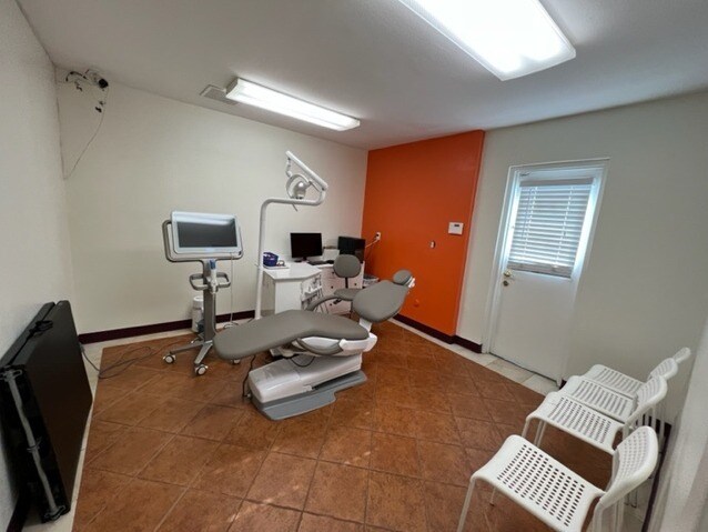 More Photos Of 1125 E 17th St, Santa Ana Unknown For Lease