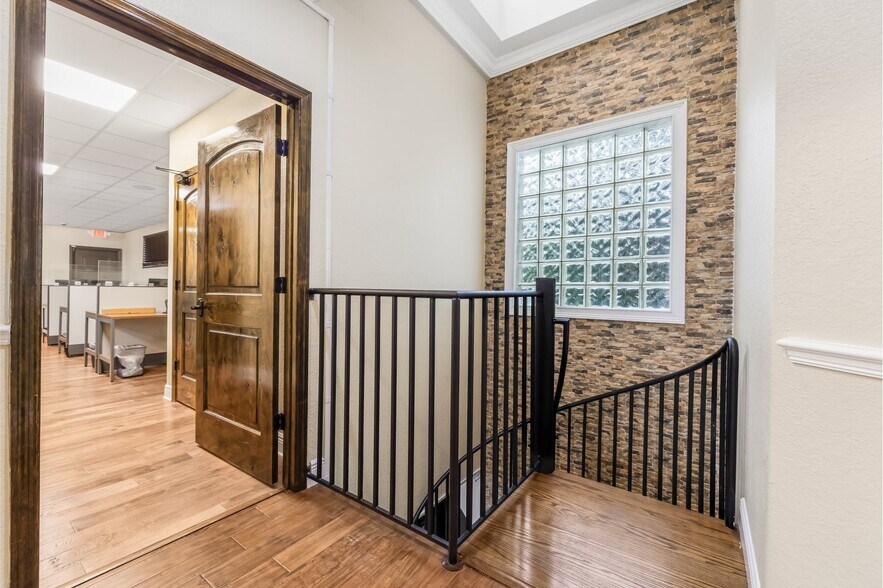 More Photos Of 3615 E Frontage Rd, Tampa Office Residential For Sale