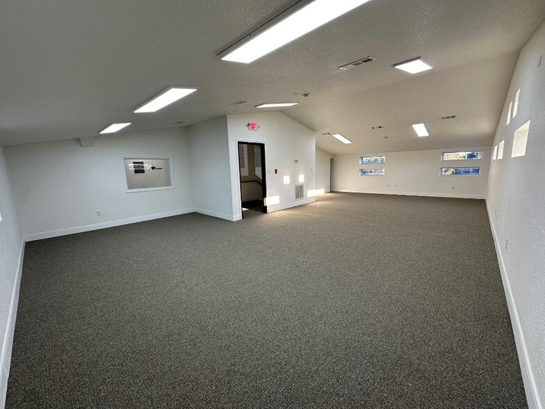 More Photos Of 400 Uhland Rd, San Marcos Unknown For Lease