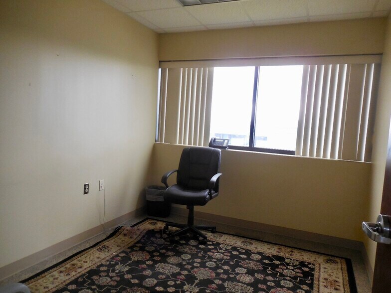 More Photos Of 400 Detroit Ave, Monroe Manufacturing For Lease