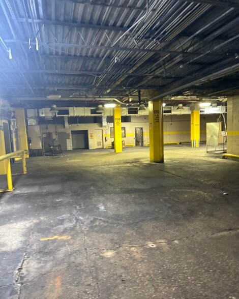 More Photos Of 13264 Mountain Rd, Glen Allen Manufacturing For Lease