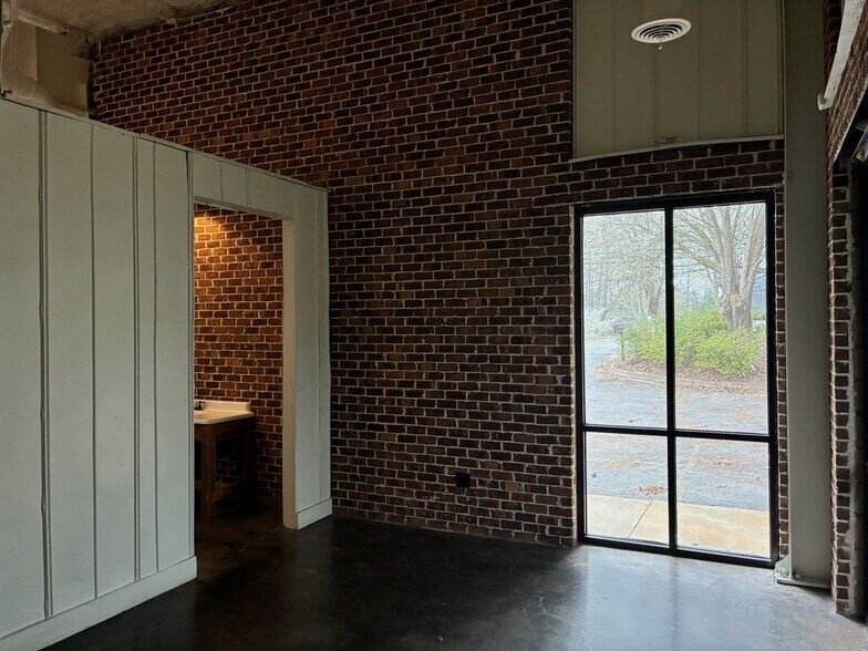 More Photos Of 1150 Hightower Trl, Atlanta Warehouse For Sale