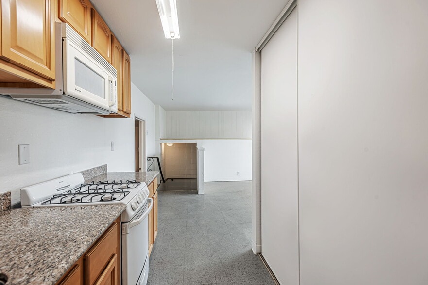 More Photos Of 2915 Keith St, San Francisco General Retail For Lease