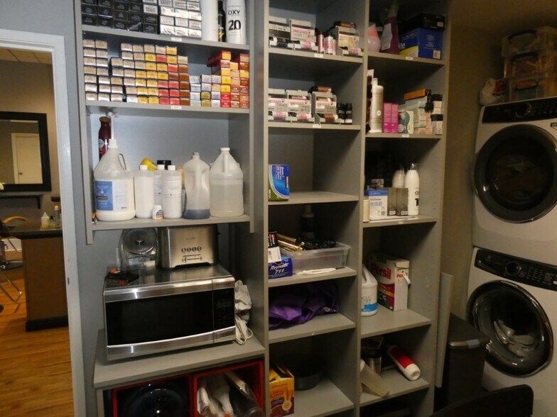 More Photos Of 1101 Foothill Blvd, La Cañada Flintridge Storefront For Lease