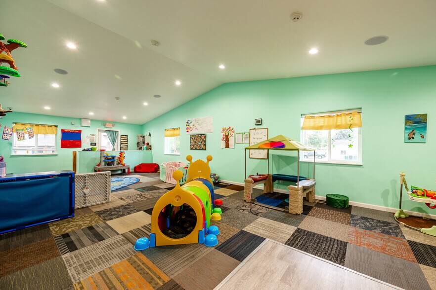 More Photos Of 751 Avoca Ave, Sheridan Daycare Center For Sale