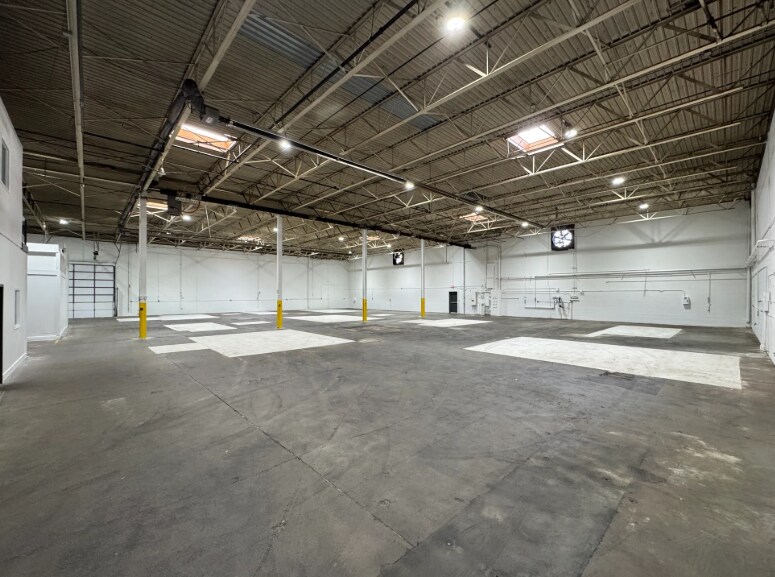More Photos Of 34100 Industrial Rd, Livonia Warehouse For Lease
