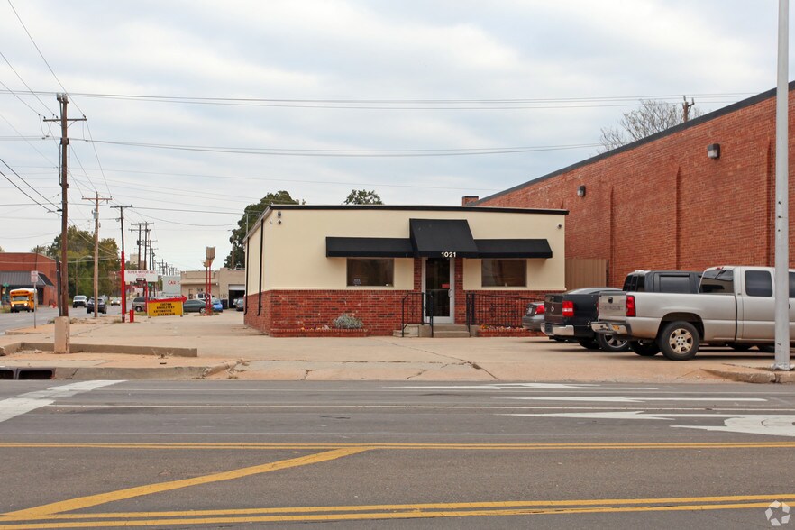 More Photos Of 1021 NW 6th St, Oklahoma City Office For Sale