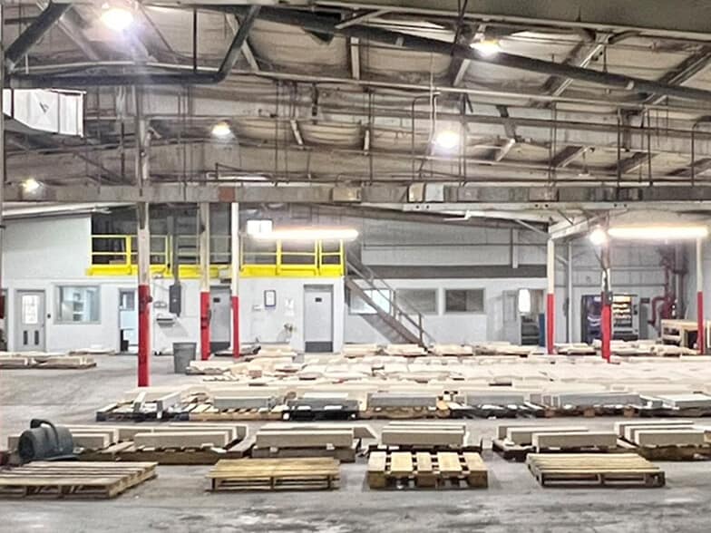 More Photos Of 711 Beaver Rd, Girard Warehouse For Sale
