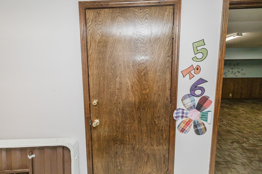 More Photos Of 1319 E 17th Ave, Hutchinson Religious Facility For Sale