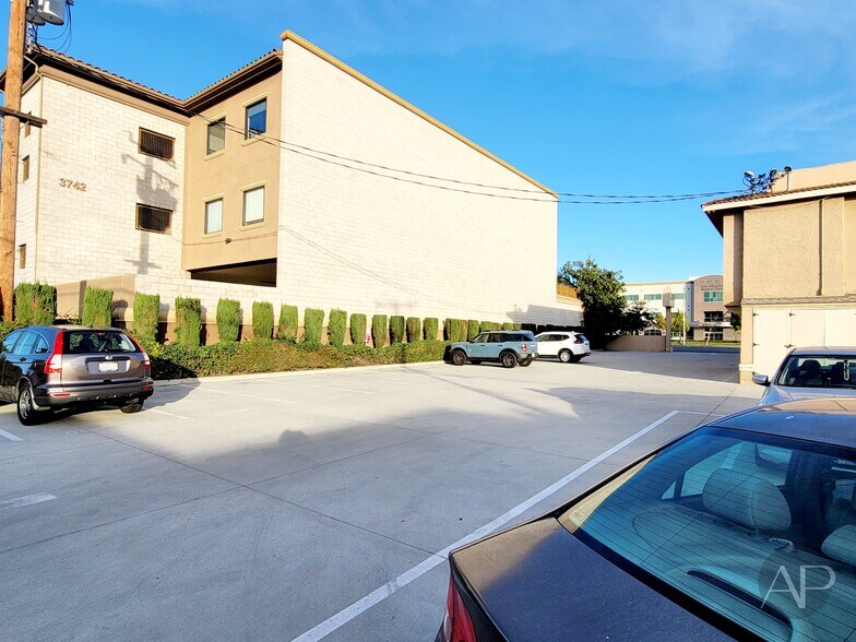 More Photos Of 3772 Katella Ave, Los Alamitos Medical For Lease