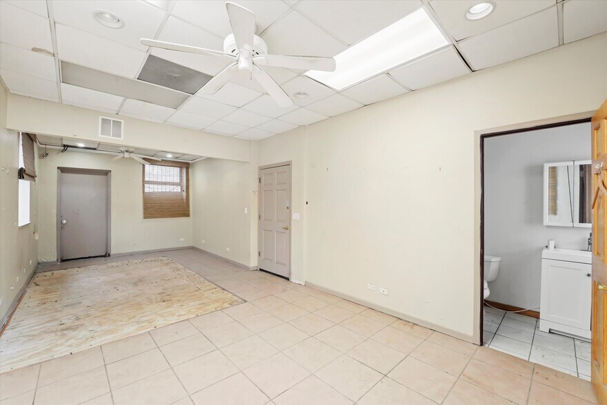 More Photos Of 2500 W 36th St, Chicago Warehouse For Sale