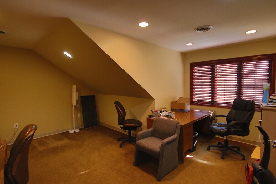 More Photos Of 10741-10745 W 165th St, Orland Park Office For Sale