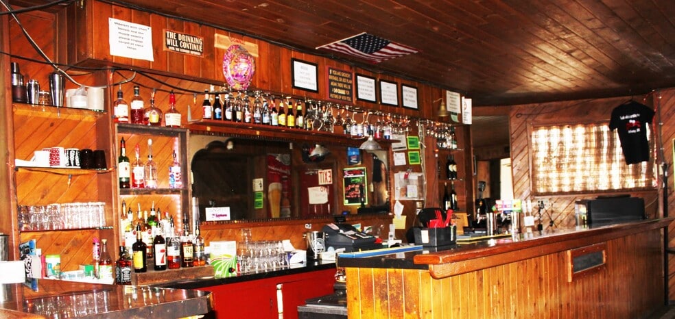 More Photos Of 105 N Main St, Halfway Restaurant For Sale