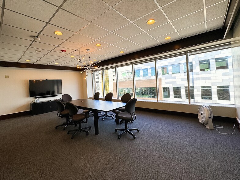 More Photos Of 100 N Queen St, Lancaster Office For Sale