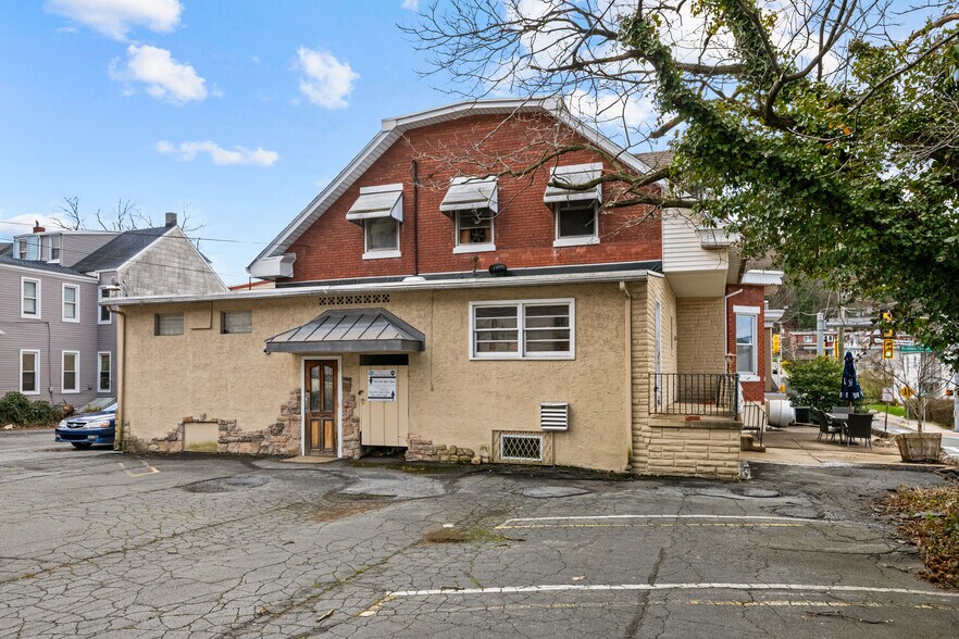 More Photos Of 2201 Perkiomen Ave, Mount Penn Restaurant For Sale