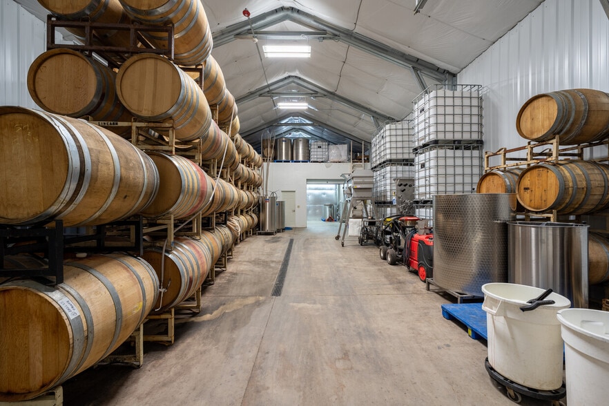 More Photos Of 12000 NW Old Wagon Rd, Carlton Winery Vineyard For Sale