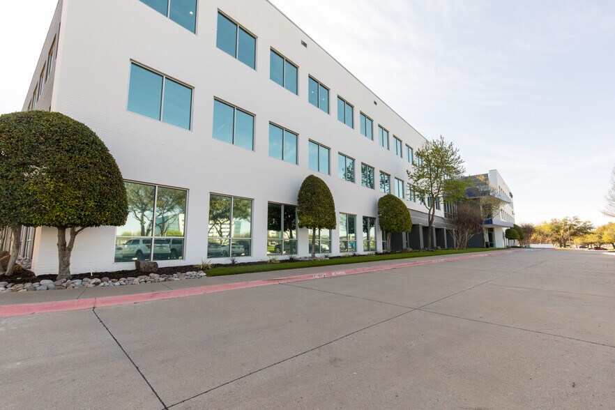 More Photos Of 2800 N Dallas Pky, Plano Office For Lease