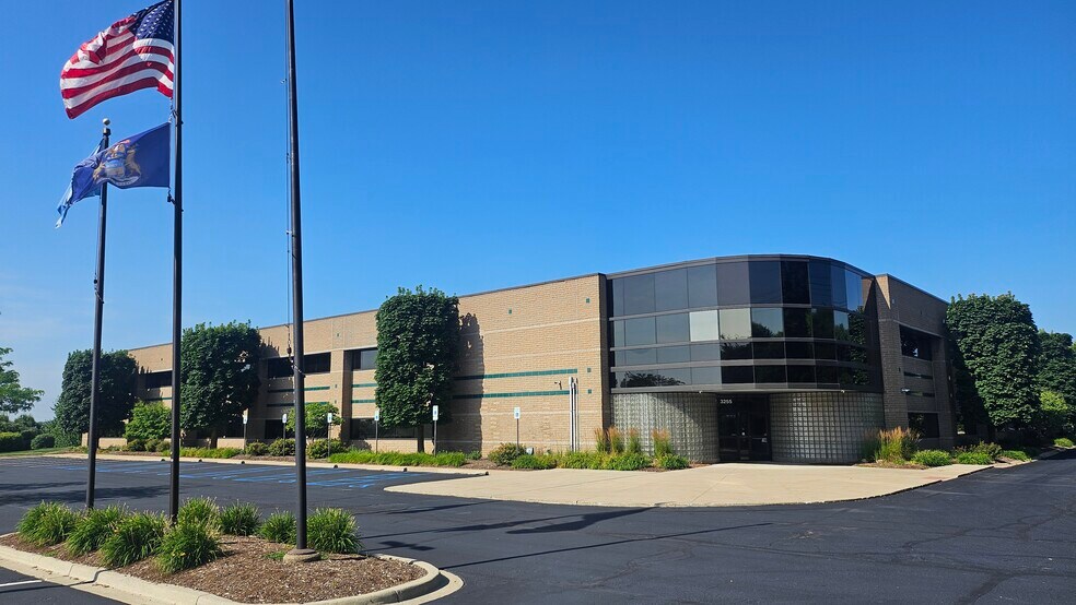 Primary Photo Of 3255 W Hamlin Rd, Rochester Hills Research And Development For Sale