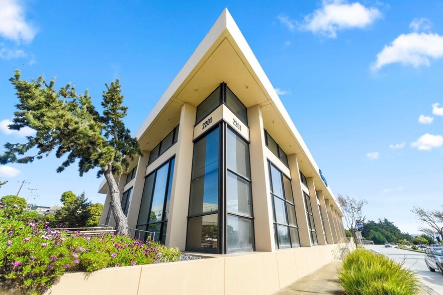 Primary Photo Of 2201 Junipero Serra Blvd, Daly City Freestanding For Lease