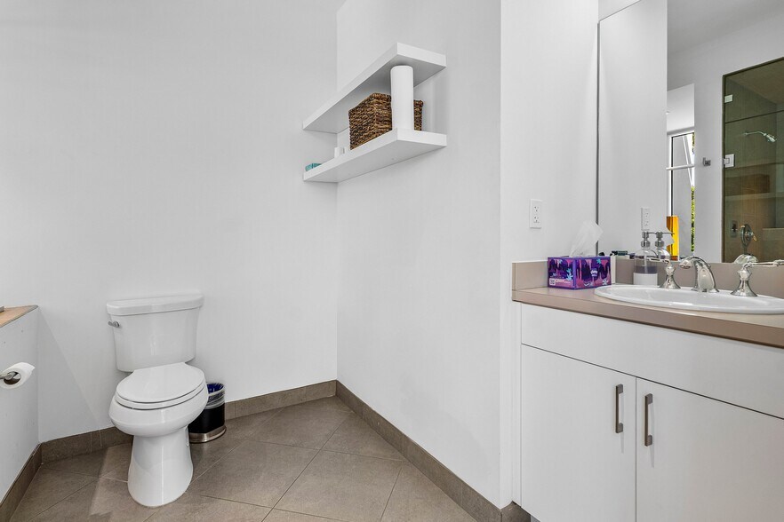 More Photos Of 226 Palm Ct, Delray Beach Medical For Sale