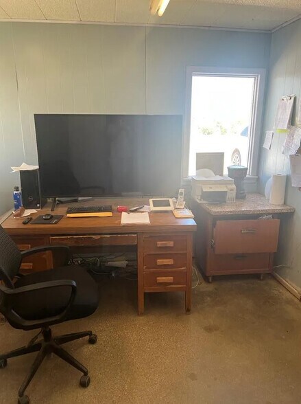 More Photos Of 2834 S State Highway 208, Snyder Cemetery Mausoleum For Sale