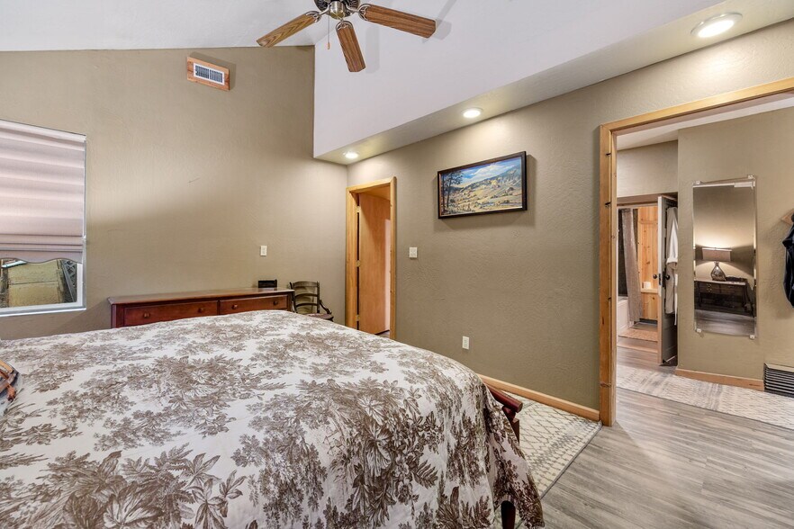 More Photos Of 140 Main St, Greer Specialty For Sale
